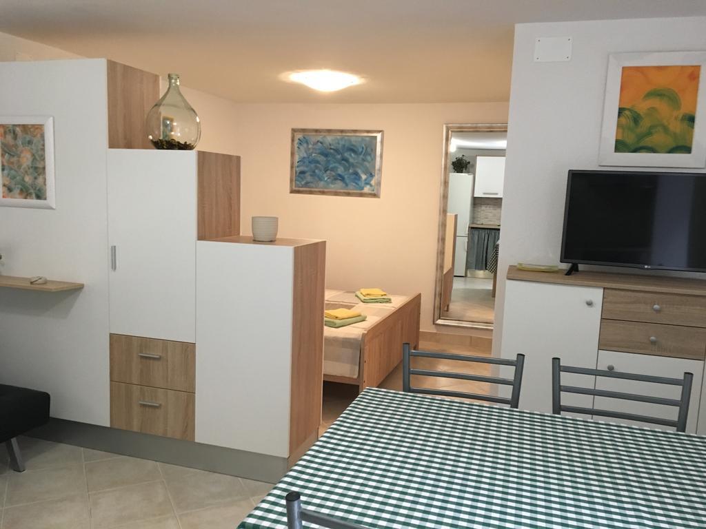 Apartment Filipas Cres Exterior photo