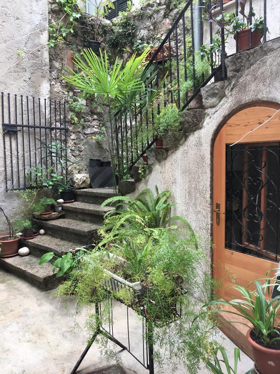 Apartment Filipas Cres Exterior photo